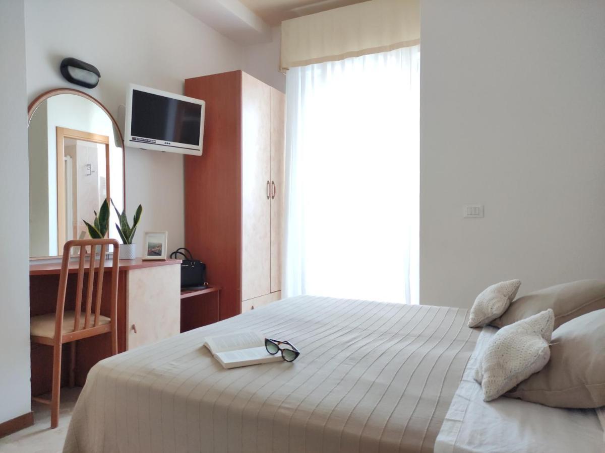 Hotel Galassia Rimini Esterno foto