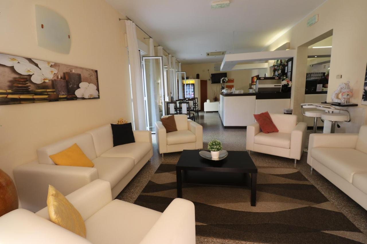 Hotel Galassia Rimini Esterno foto