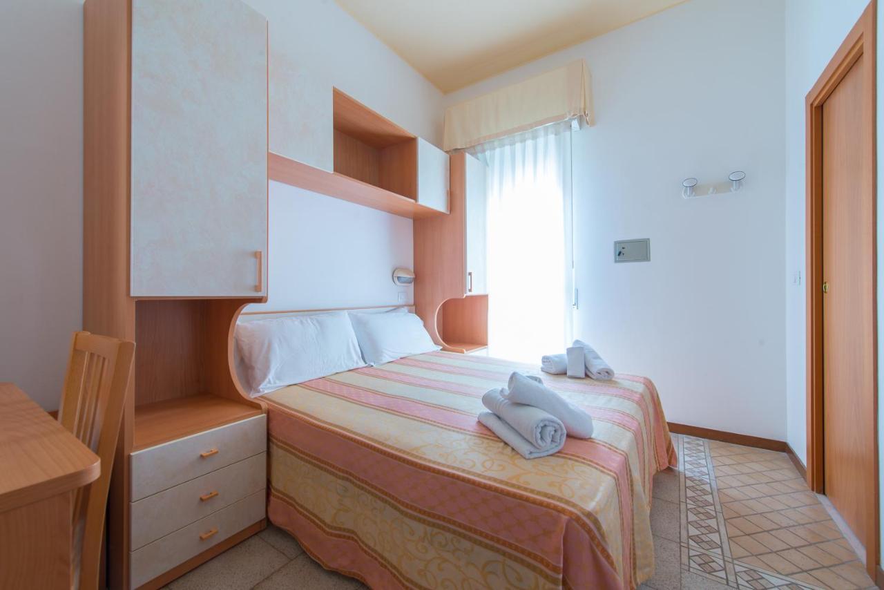 Hotel Galassia Rimini Esterno foto