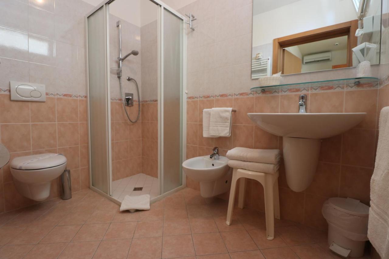 Hotel Galassia Rimini Esterno foto