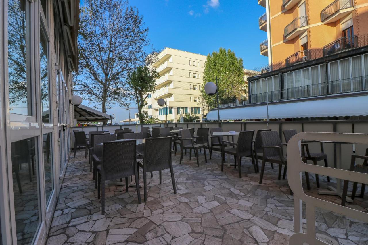 Hotel Galassia Rimini Esterno foto
