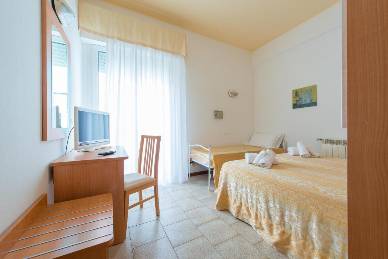 Hotel Galassia Rimini Esterno foto