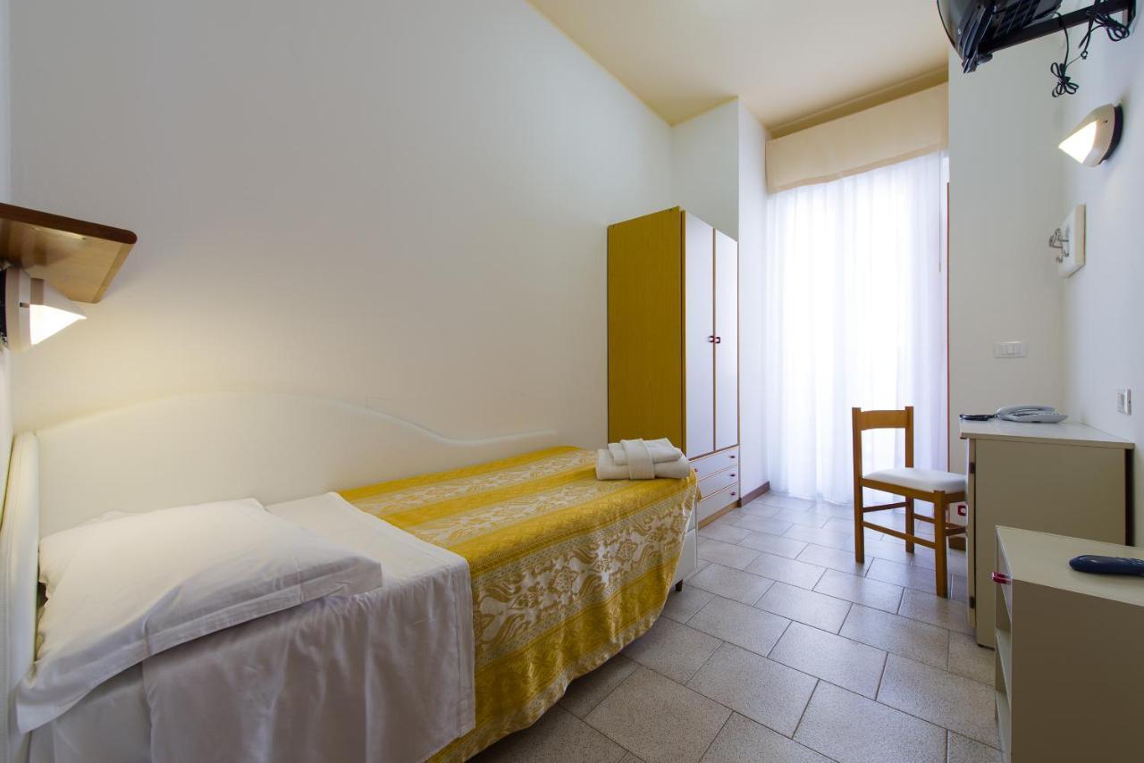 Hotel Galassia Rimini Esterno foto
