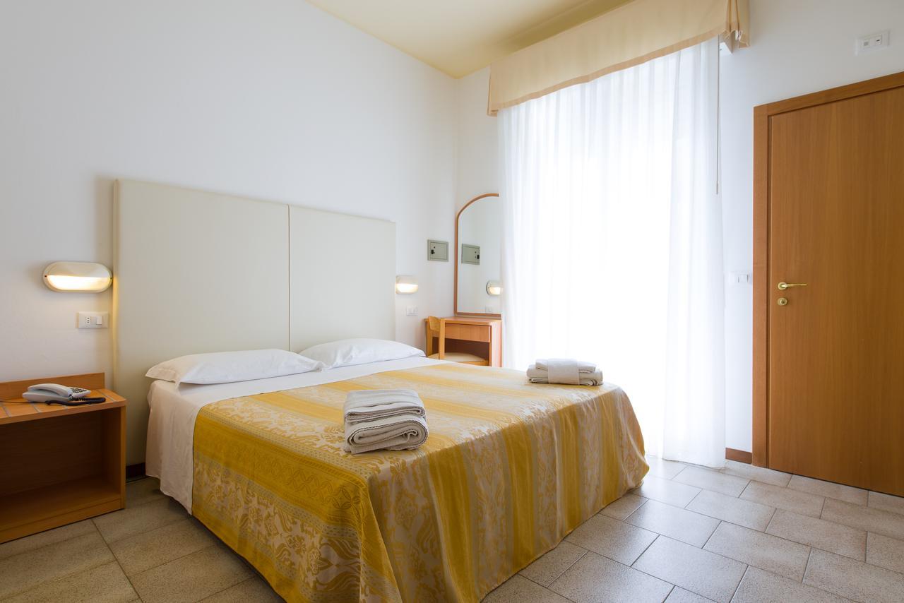 Hotel Galassia Rimini Esterno foto